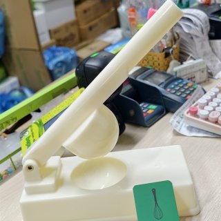Dụng cụ ép vỏ bánh